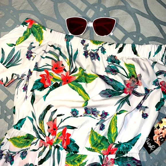 Hint of Blush Off the Shoulder Romper Women’s Size Medium Shorts Jumpsuit NWT - Picture 4 of 15